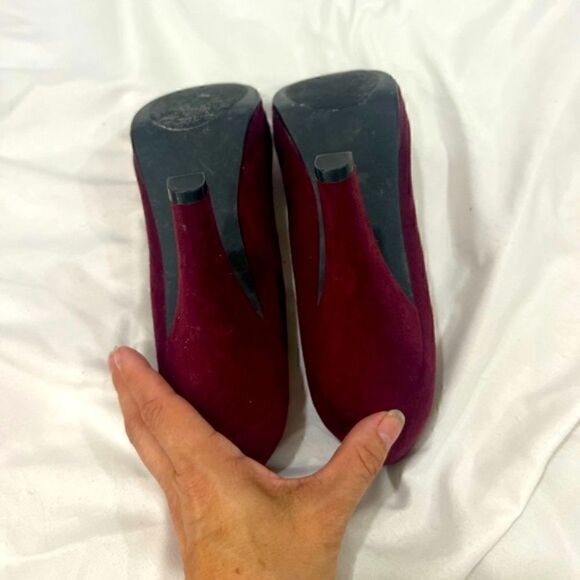Naturalizer burgundy faux suede fringe front heels size 9W - Picture 3 of 10